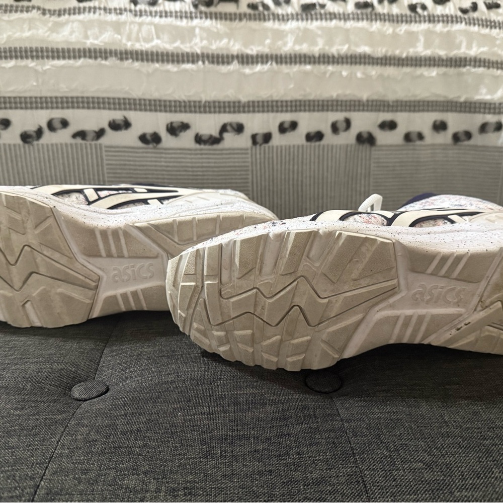 Asics Gel-Kayano Knit MT White and Navy - Picture 2 of 4